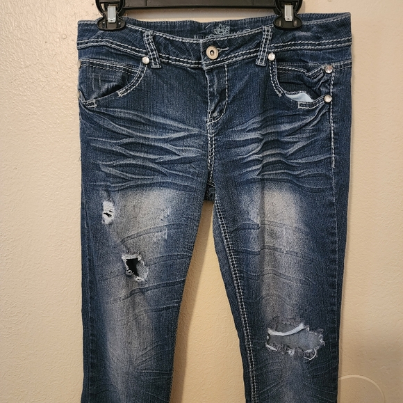 Woman's Ripped Jeans - Picture 5 of 10